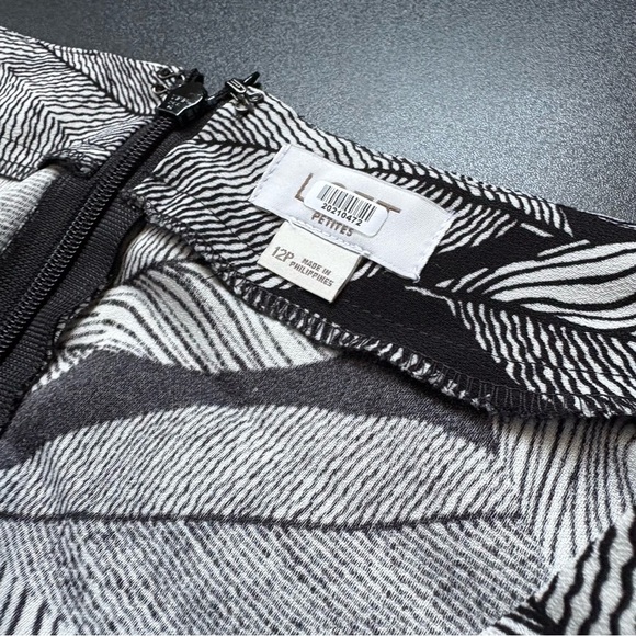 LOFT Fern Wrap Romper Black White Flounce Sleeves‎ womens 12p waisted pockets - Picture 4 of 8